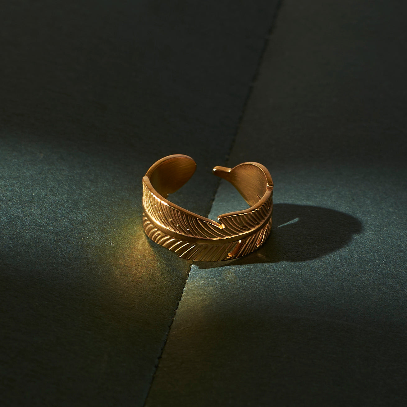 Aureate Ivy Ring