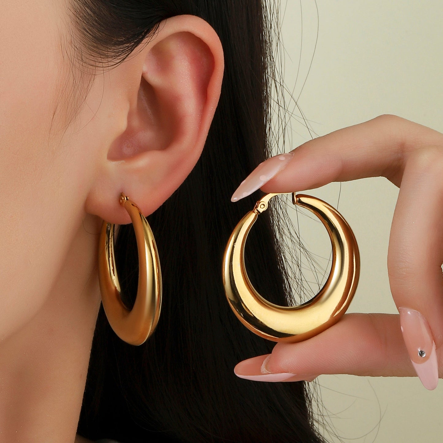 Cherubic Gold Hoop Earring