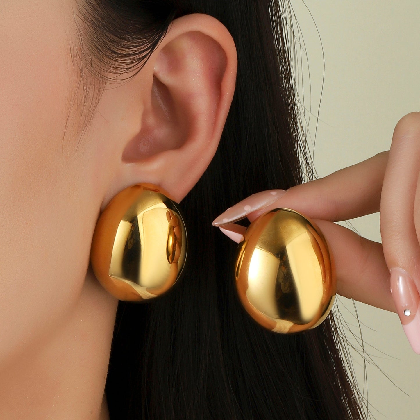 Thriving Solid Gold Earring