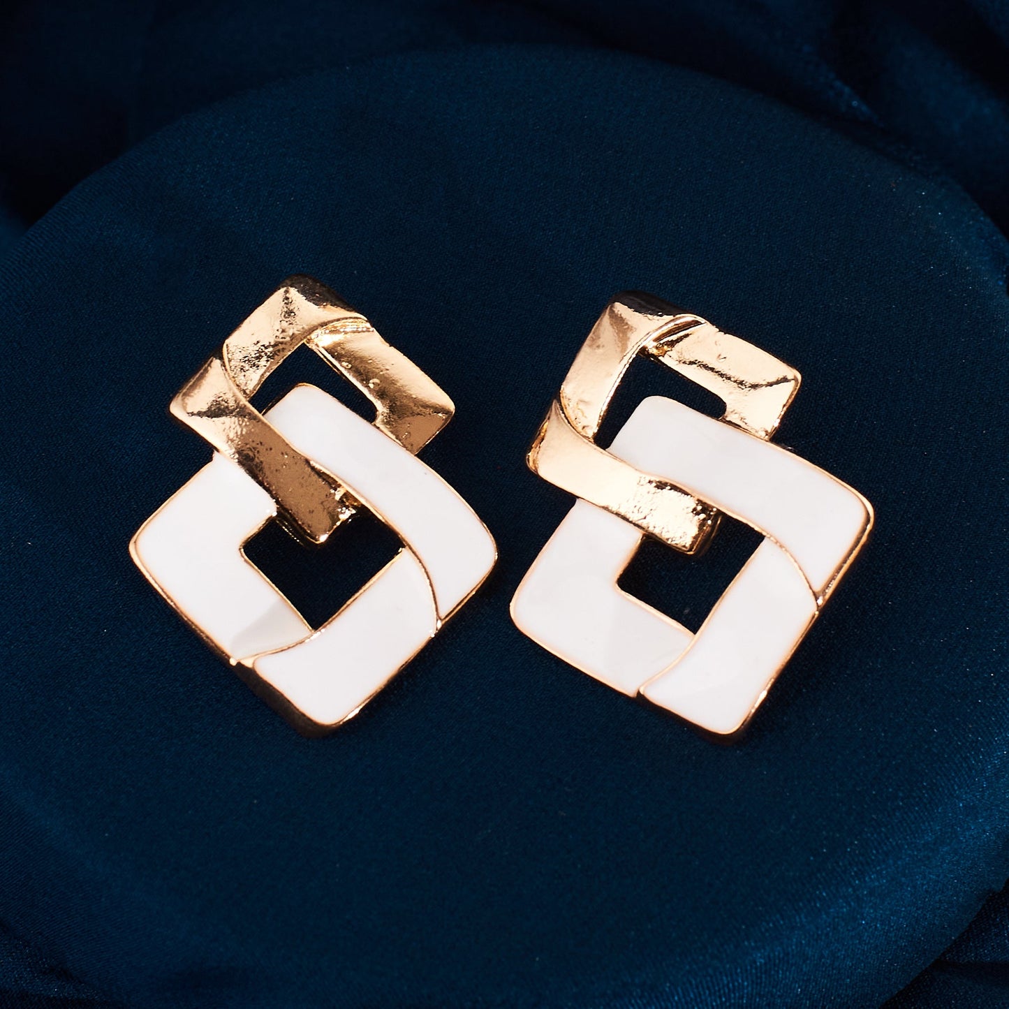 Chic Link Luxury Gold Earring