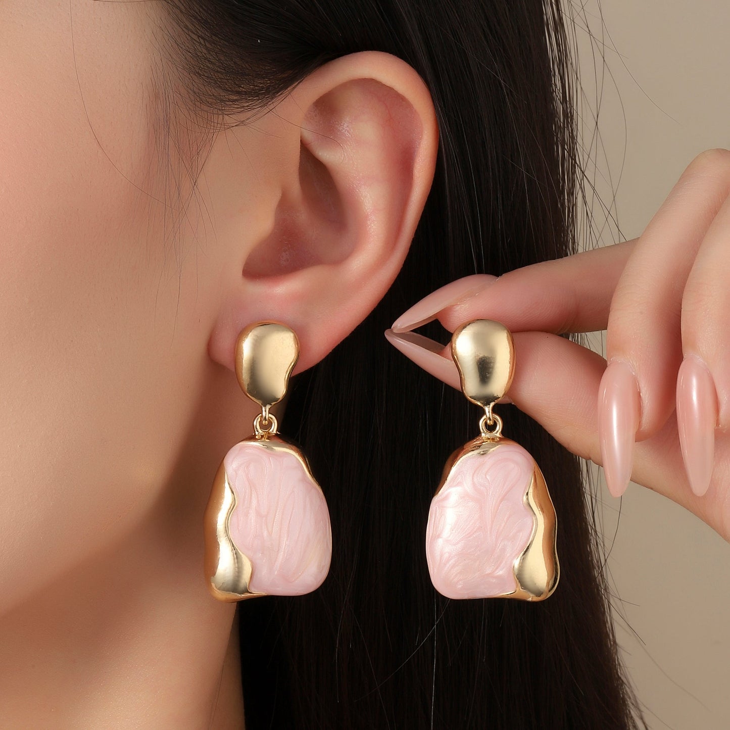 Swanky Luxury Gold Earring