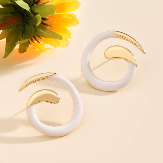 White Spiral Luxury Gold Earring