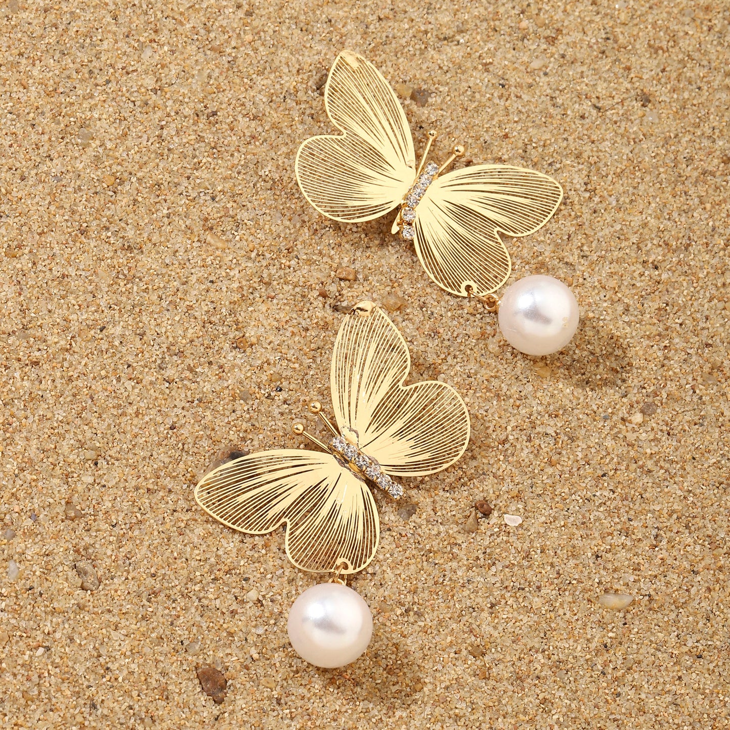 Buttery Pearl Luxury Gold Earring