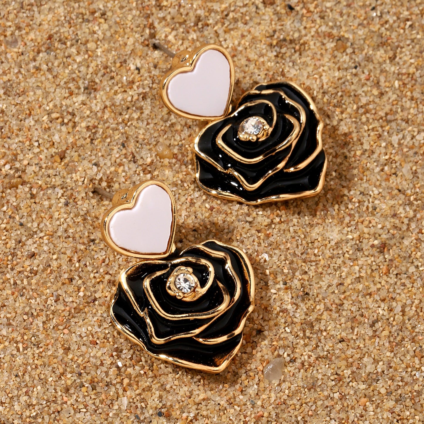 Blacky Heart Luxury Gold Earring