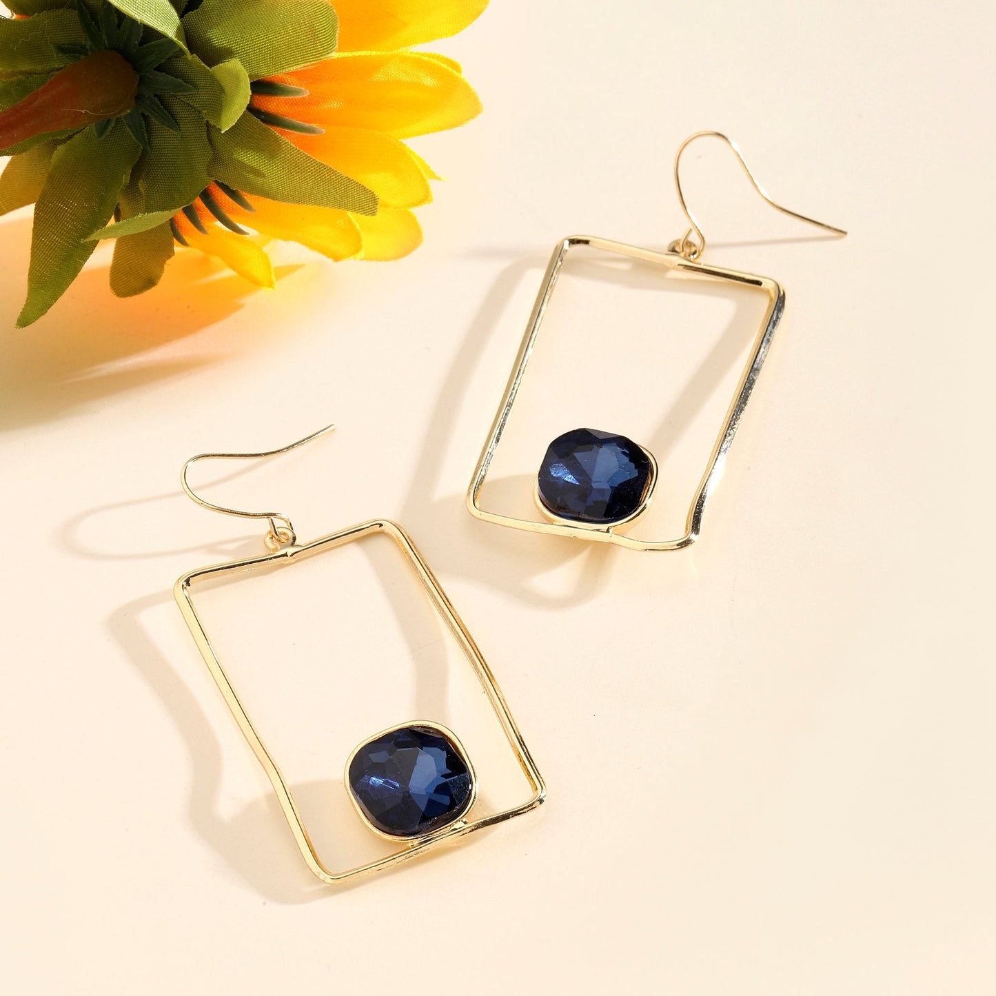 Chuffed Sapphire Gold Earring