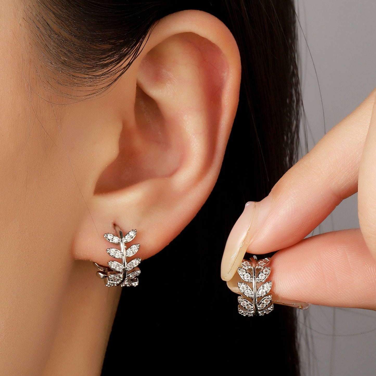 Anwen Floral Crystal Earring