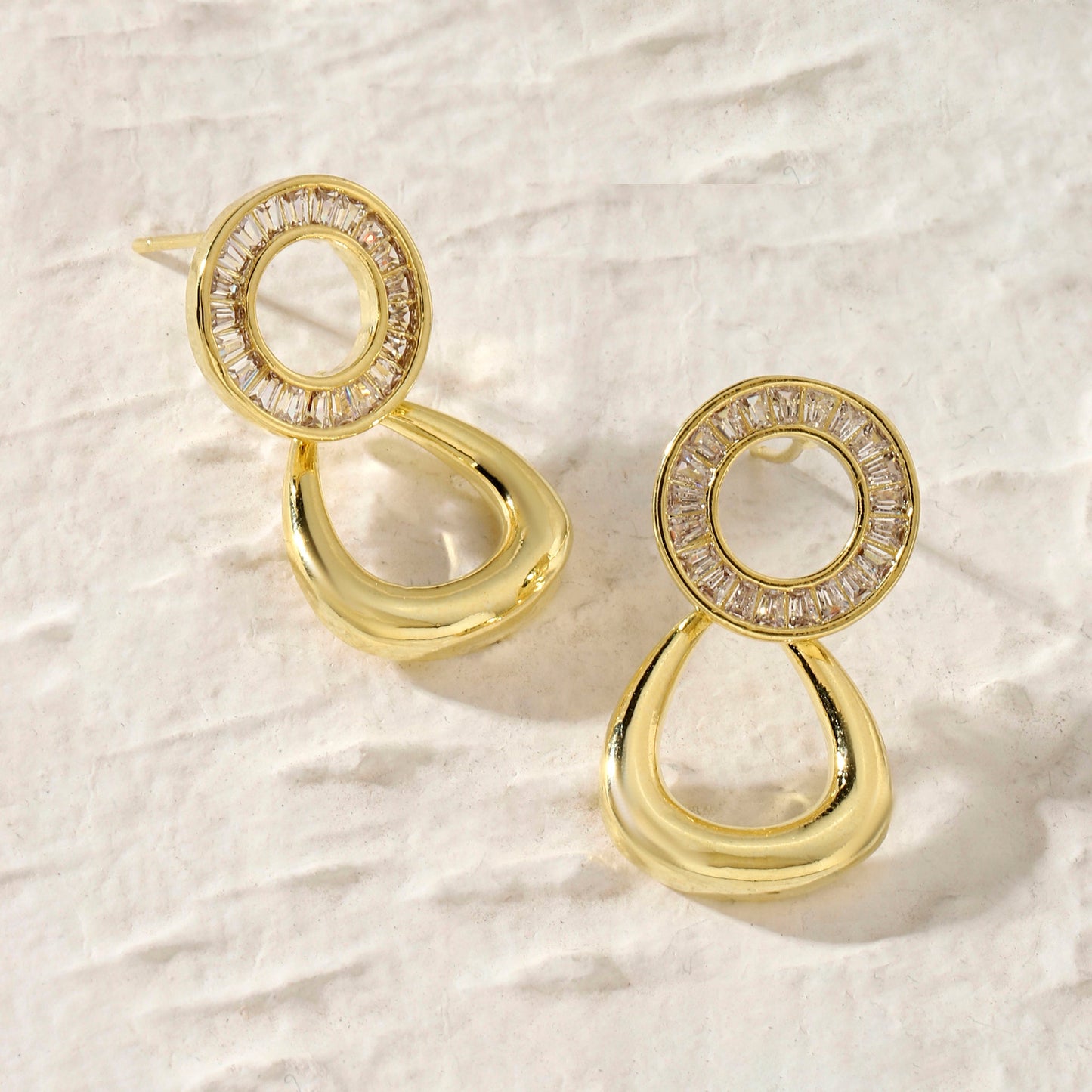 Yume Crystal Round Gold Earring