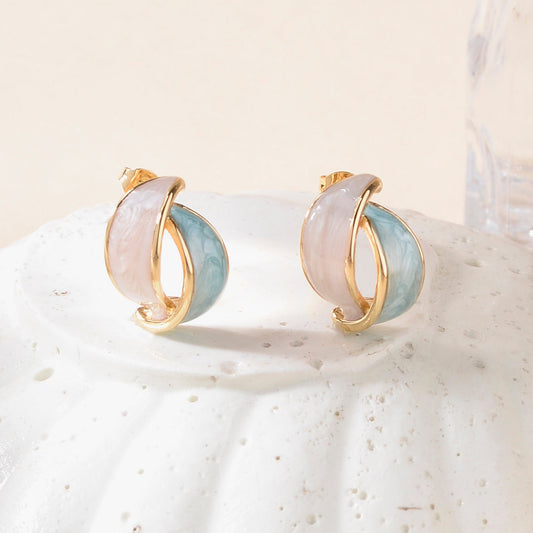 Curved Twist Beauty Gold  Earrings