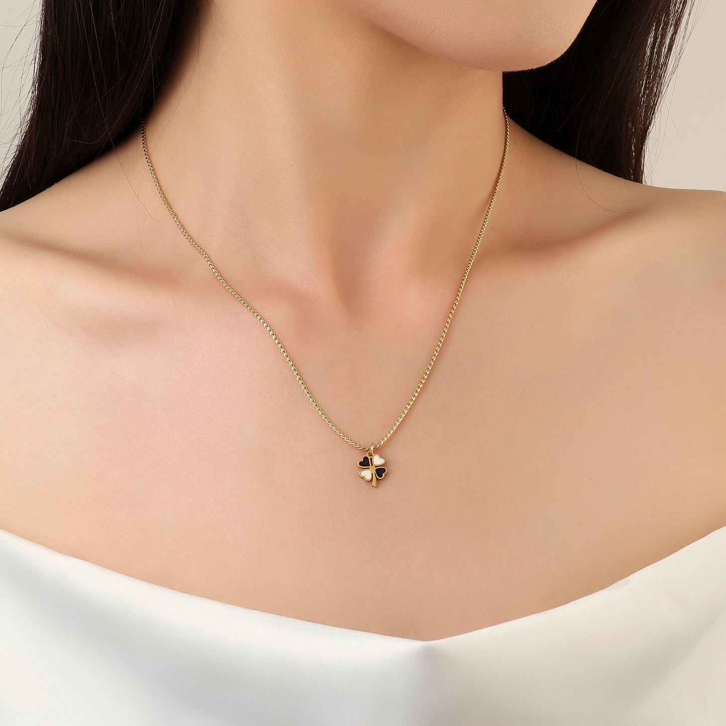 Black & White Clover Gold Necklace