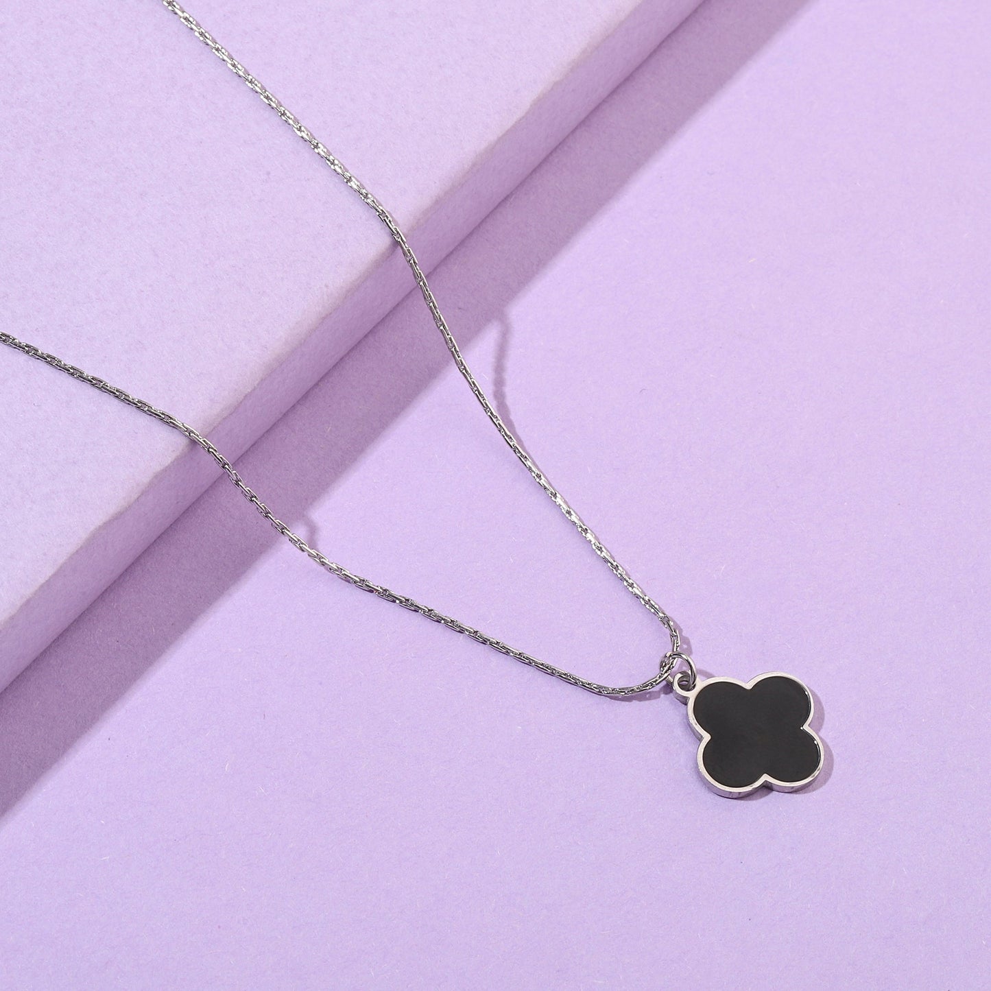 Black Beauty Clover Silver Necklace