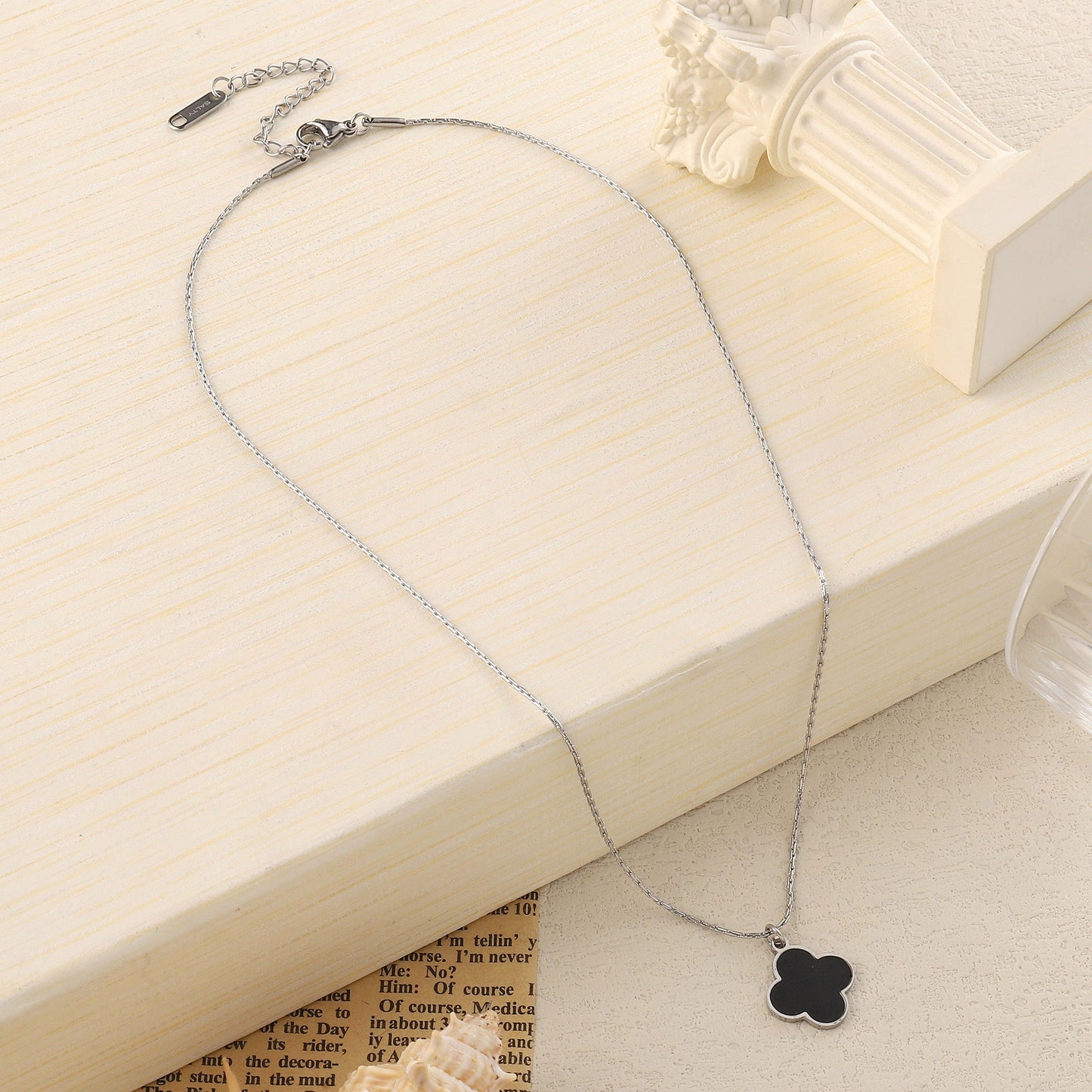 Black Beauty Clover Silver Necklace