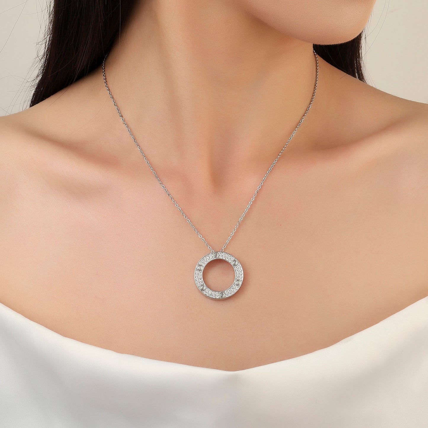 Studded Wheel Silver Necklace