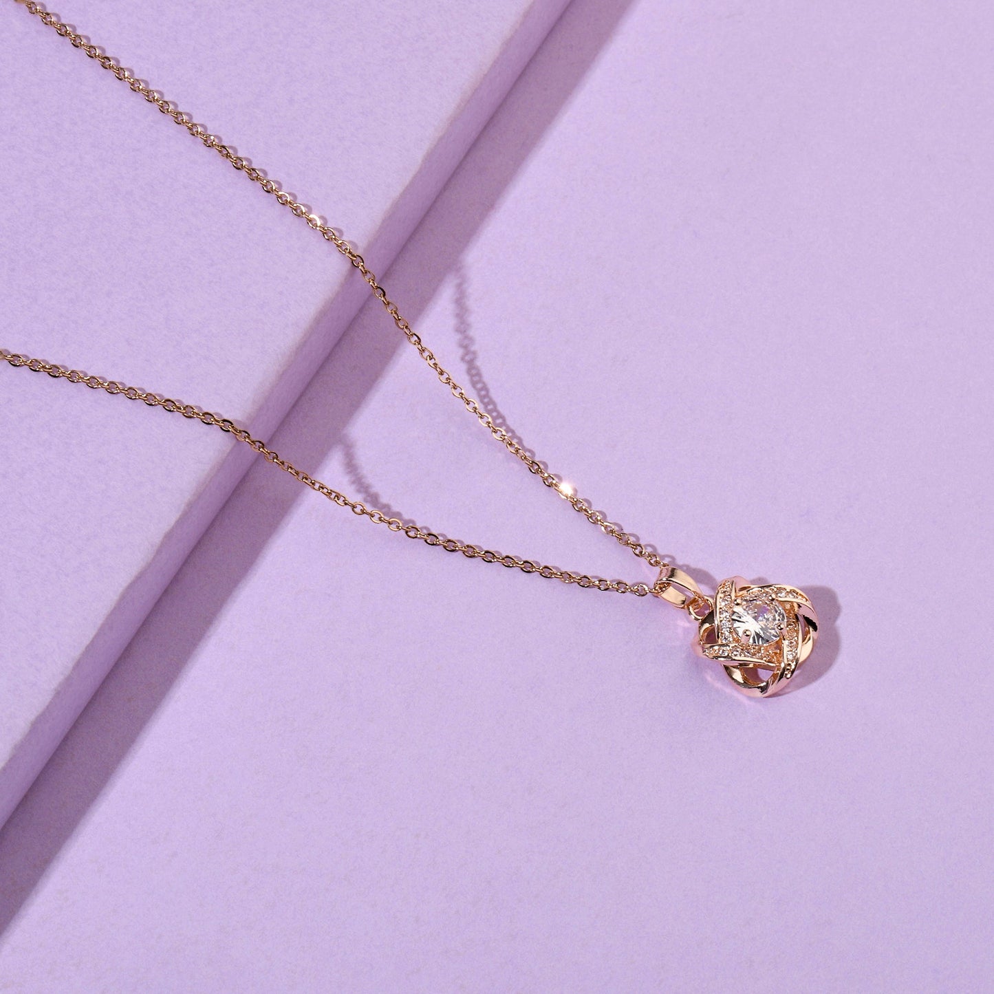 Warpped Solitaire Rosegold Necklace