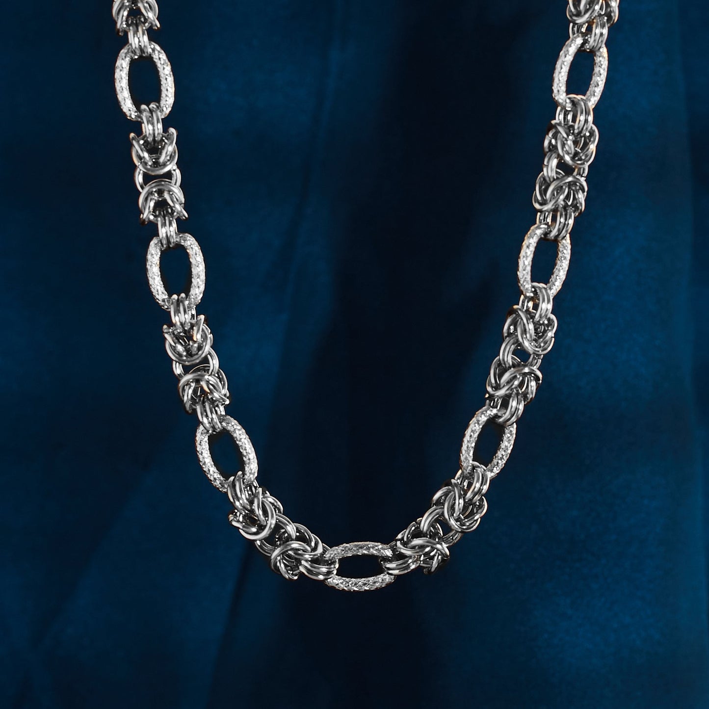 Chic Link Silver Necklace