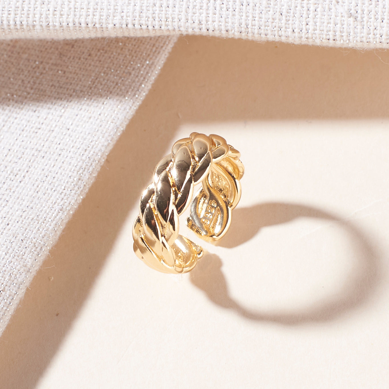 Crosiant Bold Gold Ring