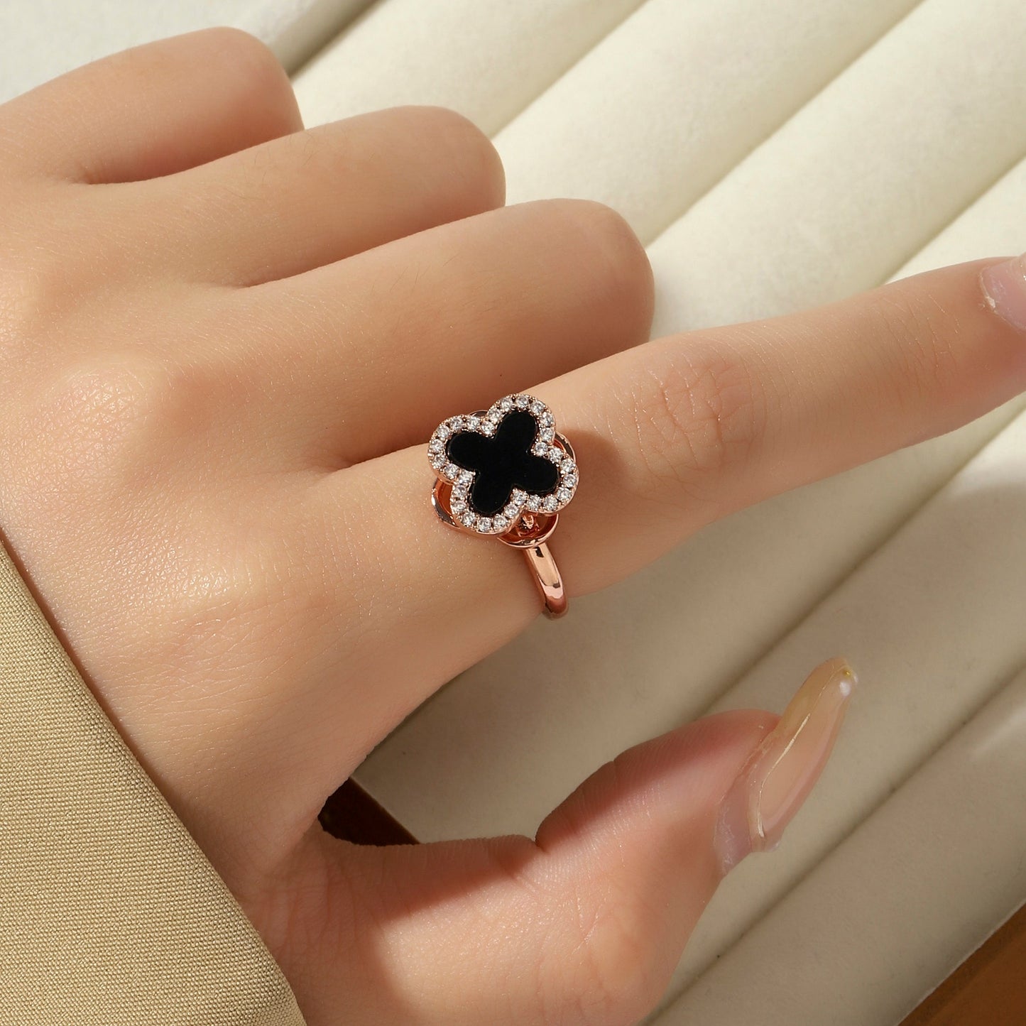 Arcelia Black Clover Spinner Ring