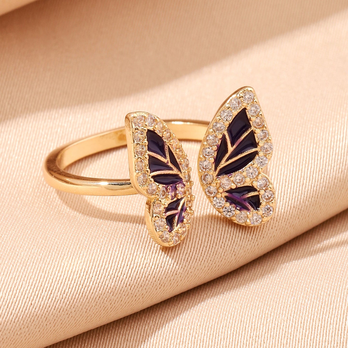 Wingy Gold Ring